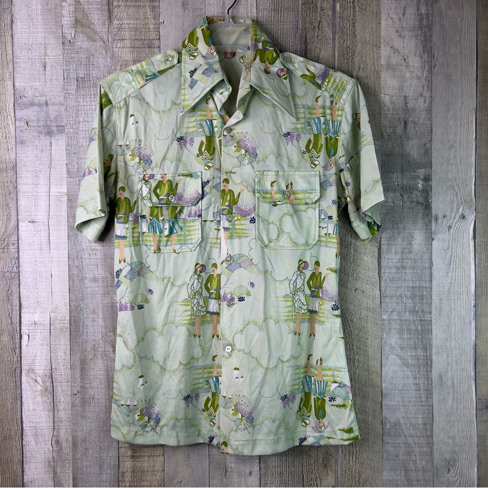 Joe Button Front Short Sleeve Ladies Vintage 70’s Print shirt w/2 Button Pockets